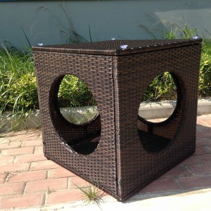 Rattan Cat House – Pet cat bed with 4 round windows