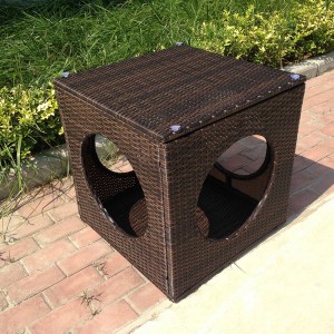 Rattan Cat House – Pet cat bed with 4 round windows