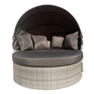 Modular outdoor daybed Retractable Canopy