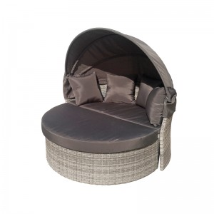 Modular outdoor daybed Retractable Canopy